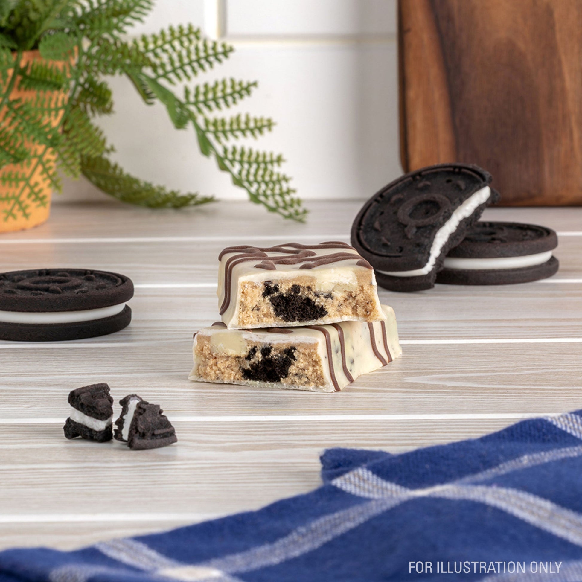 dipped-cookies-and-cream-protein-bars-u2 15807_QN_USA_ProteinBar_CAC_InterimAssetUpdate_Digital-Dipped-ProductCarouselSet_Tabletop1.jpg